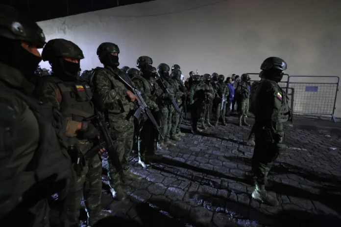 Masacres en cárceles de Ecuador, ocho muertos