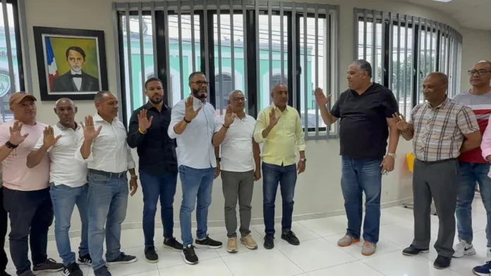 Danny Holguín nuevo presidente de baloncesto La Vega