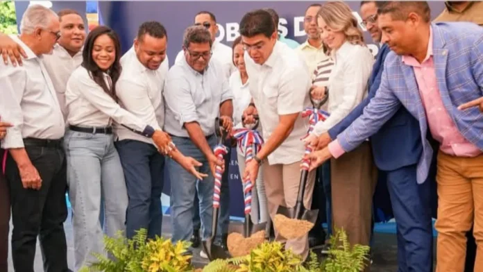 Saneamiento de cañadas en Los Alcarrizos