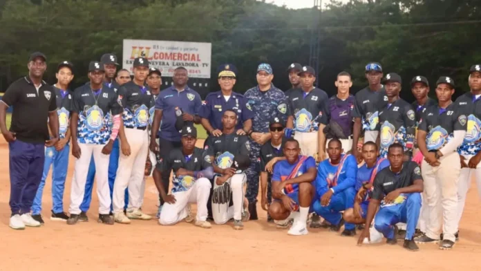 Cadetes de Policía ganan cuarto título de softbol.