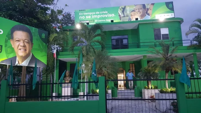 JCE y Fuerza del Pueblo en reunión contable