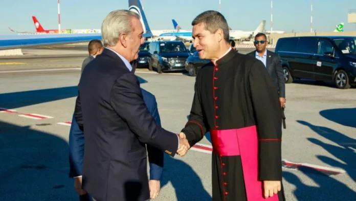 Abinader y Parolin en reunión oficial.