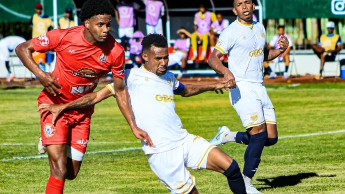 Salcedo FC lidera la Liga Dominicana de Fútbol.