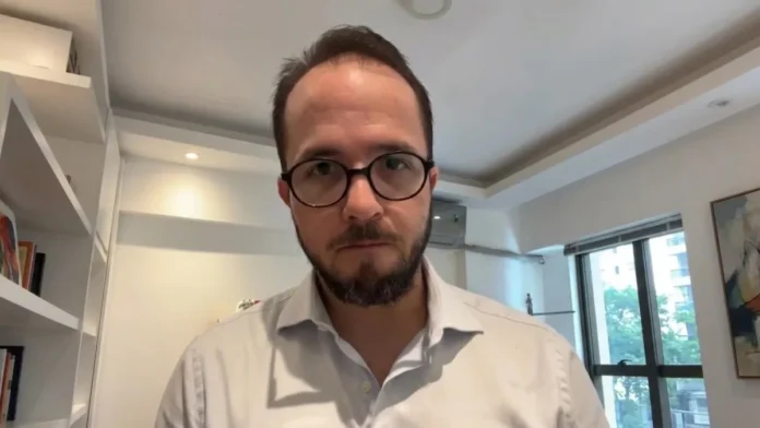 Claudio Caamaño critica paro médico en hospitales.