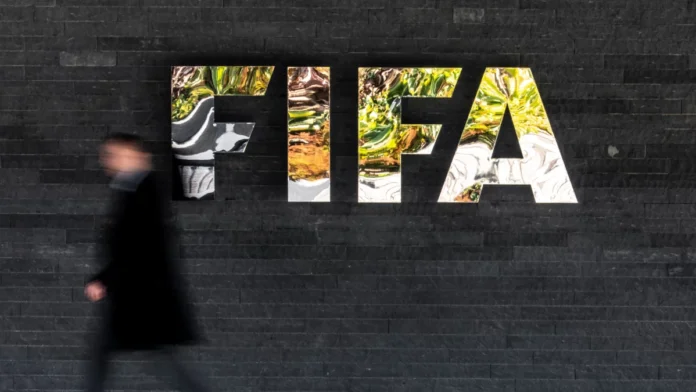 Infantino se disculpa en reunión de la FIFA