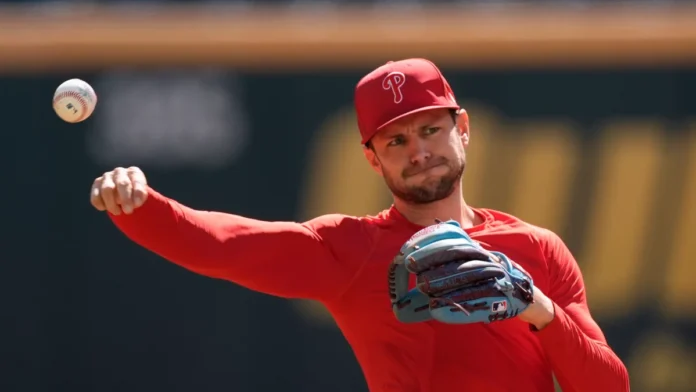 Trea Turner en acción defensiva con Filis.