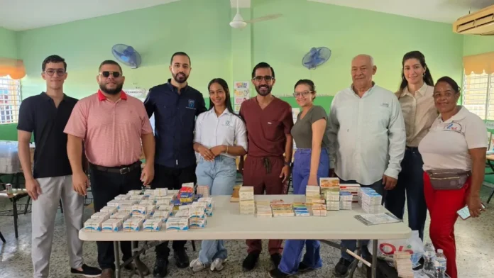 Atención médica gratuita en Los Peralejos.