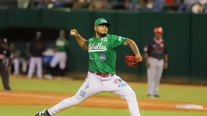 Estrellas vencen a Leones en béisbol.