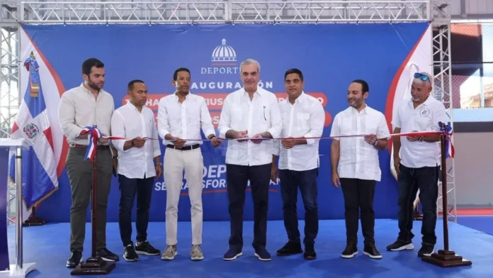 Inauguración del multiuso Club Los Restauradores
