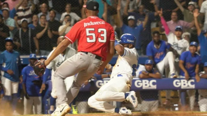 Emilio Bonifacio celebra carrera decisiva Licey.