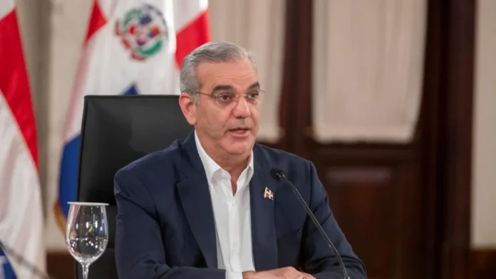 Abinader nombra 25 funcionarios consulares.