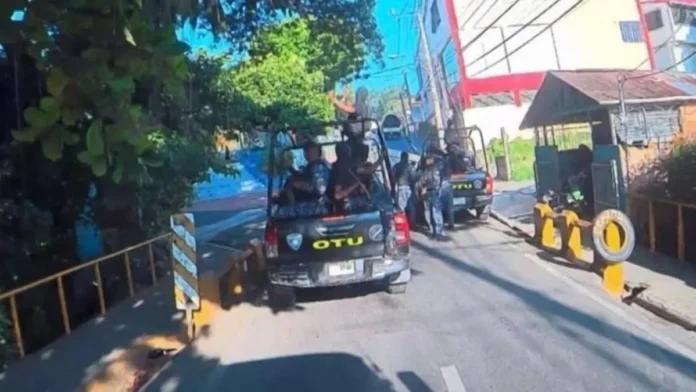Huelga en Salcedo por demandas comunitarias.