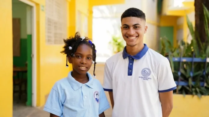 Estudiante gana medalla de plata en matemáticas