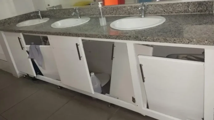 Deterioro en Biblioteca Infantil Dominicana