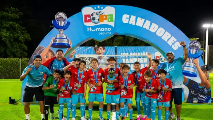 Campeones de la Copa Intercolegial de Fútbol