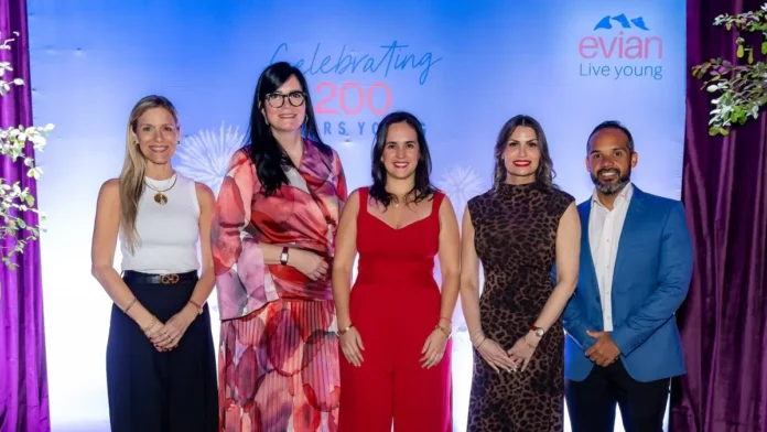 Evian celebra 200 años de historia.