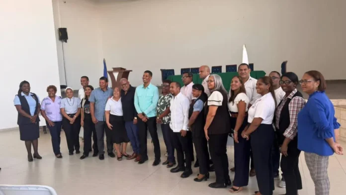Encuentro educativo en La Romana.