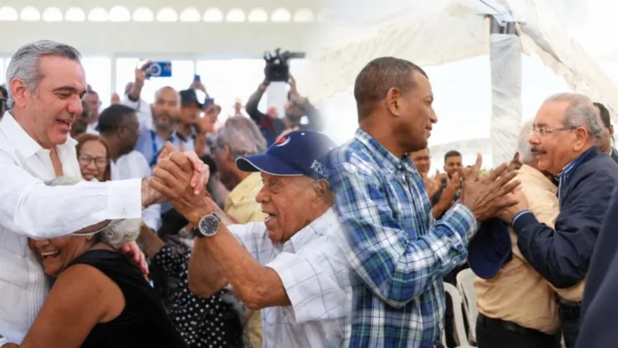 Abinader en encuentro comunitario en San Lázaro