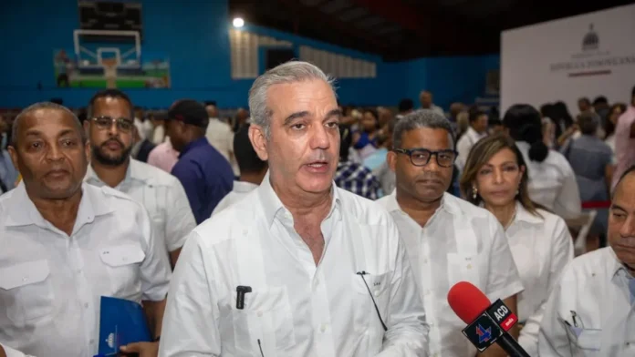 Abinader advierte sobre bandas haitianas peligrosas.