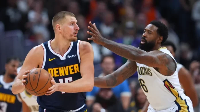 Jokic celebra su triple-doble en la victoria.