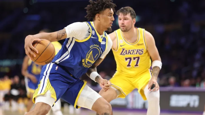 Yaxel Lendeborg debutando con los Warriors.