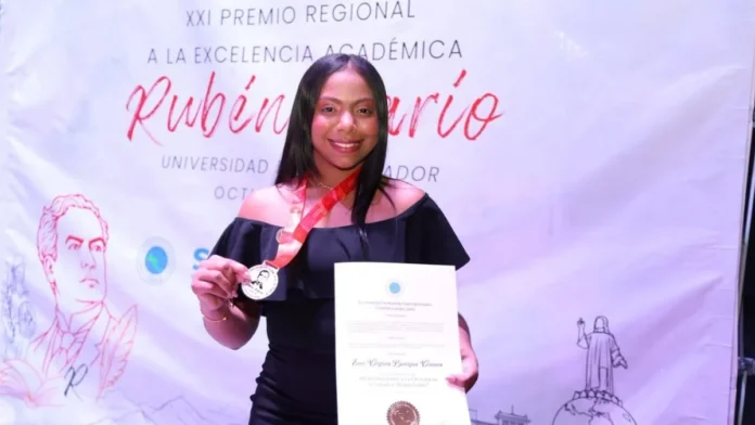 Enny Virginia Lantigua, talento dominicano destacado.