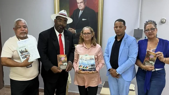 Académico dominicano presenta libros en Panamá.