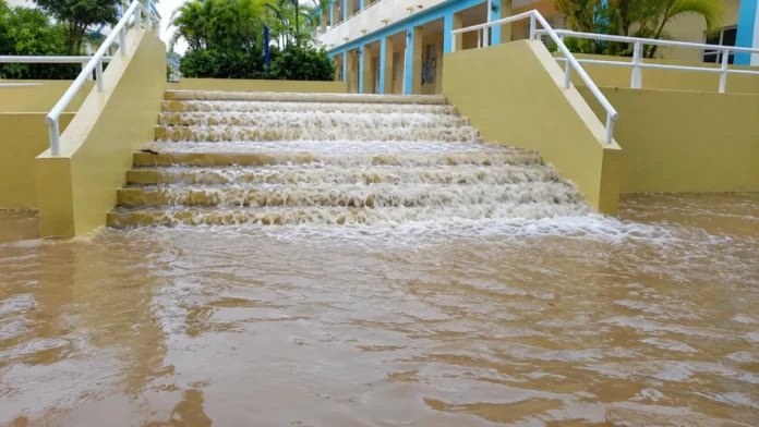 Suspensión de clases por lluvias en escuelas.
