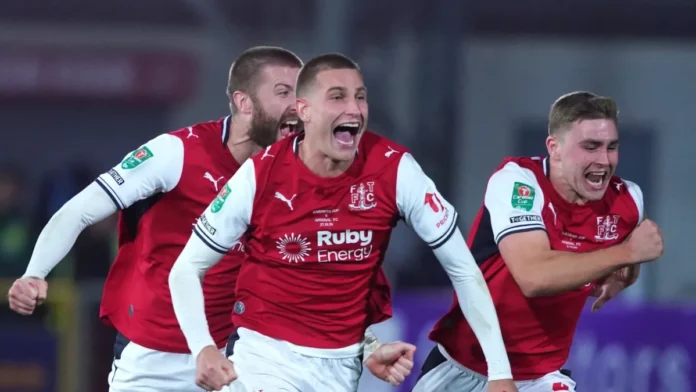 Fleetwood sorprende al Arsenal en penaltis