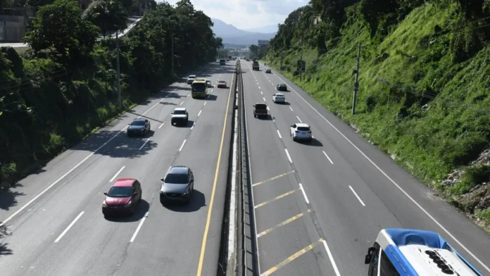 Cierre parcial en Autopista 6 de Noviembre