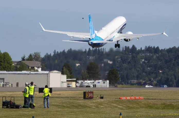 Boeing 737 MAX 10 recibe certificación oficial.