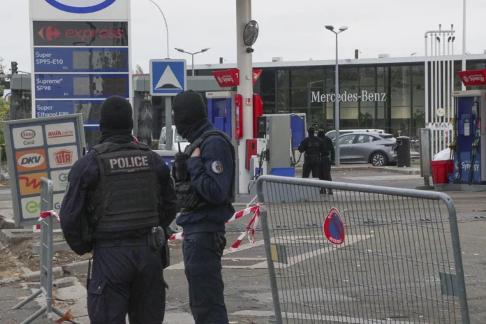 Tiroteo en París: un muerto y heridos.