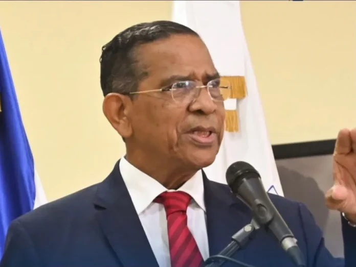 Rodríguez Pimentel critica prohibición de equipos haitianos