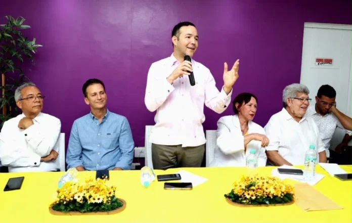Johnny Pujols en reunión del PLD Puerto Plata