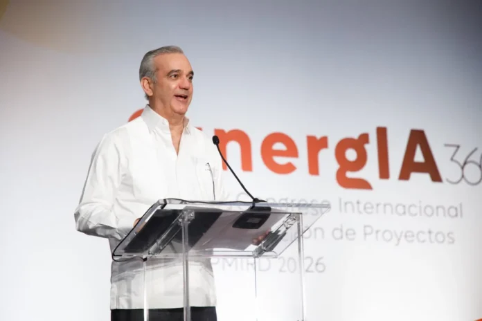 Abinader promueve gestión eficiente del dinero