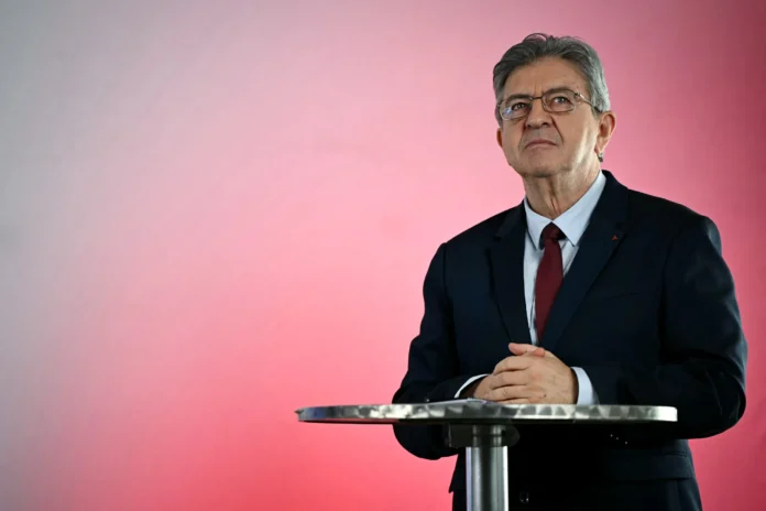 Mélenchon advierte sobre crisis en Francia.