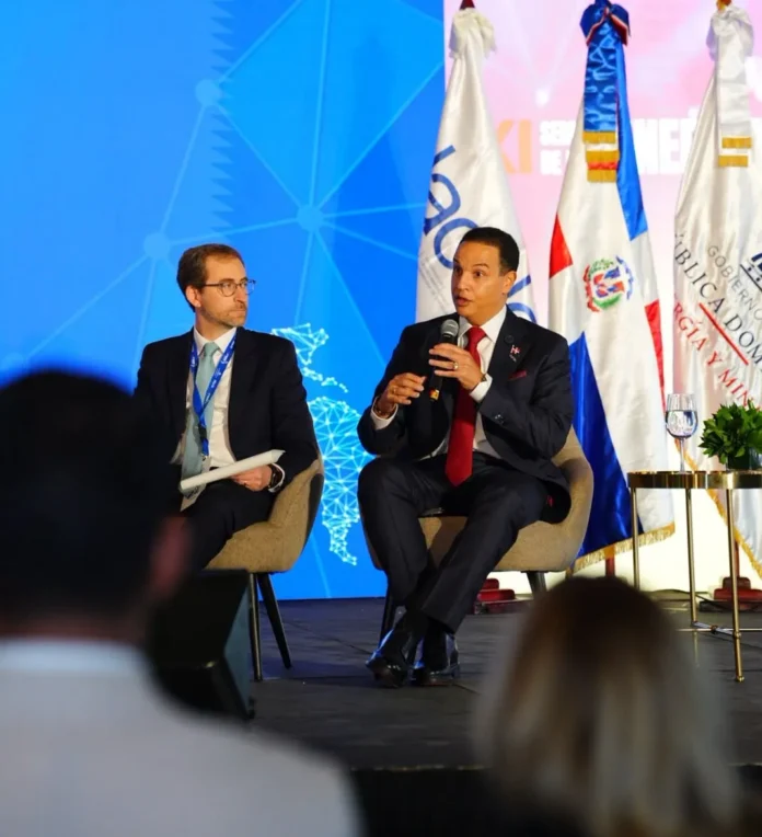 Alfonso Rodríguez Tejada en evento energético.
