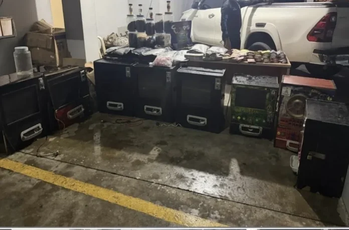 Detención de tres en operativo policial.