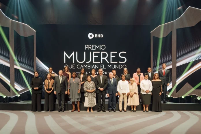 BHD premia a mujeres por sus logros