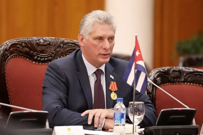 Díaz-Canel habla sobre escasez de medicamentos.