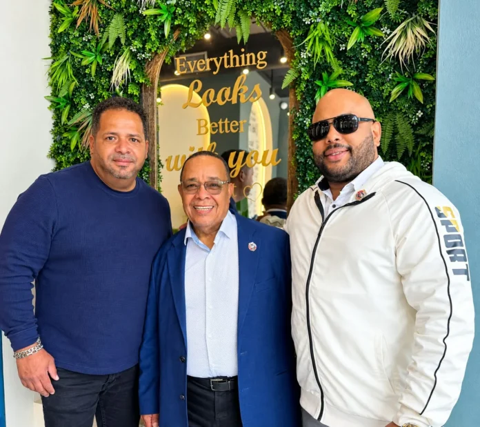 César Vizcaíno en Newark, desarrollo comunitario.