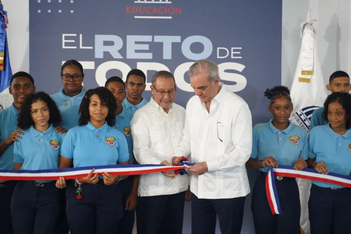 Inauguración de techado escolar en Sabana Perdida.