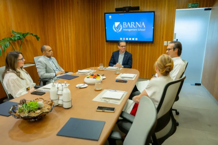 Conep y Barna Management discuten educación superior.