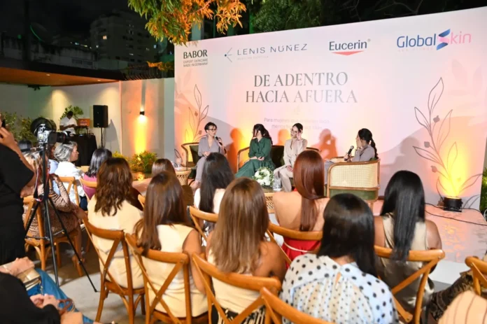 Conversatorio sobre bienestar femenino y autocuidado.