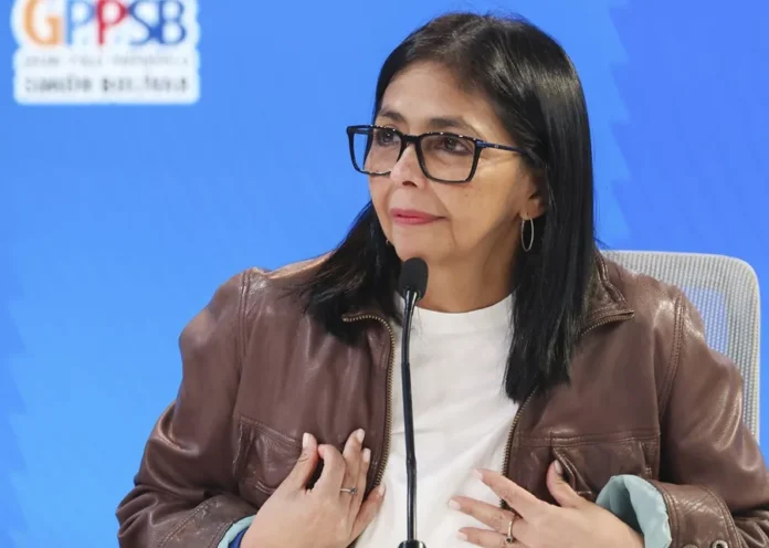 Delcy Rodríguez critica regreso de Machado.