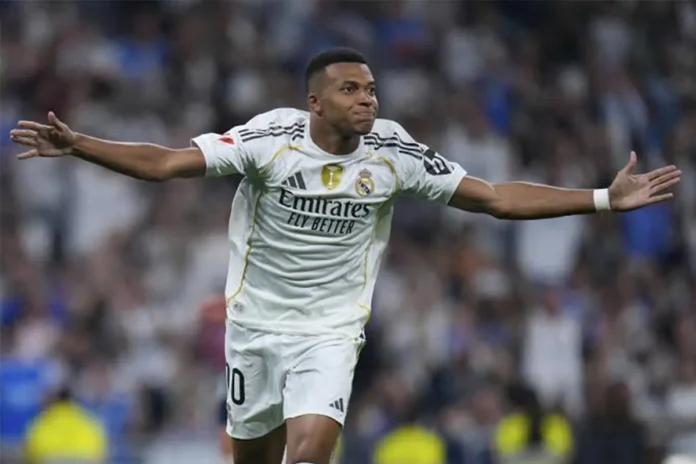Mbappé celebra su gol para el Real Madrid.