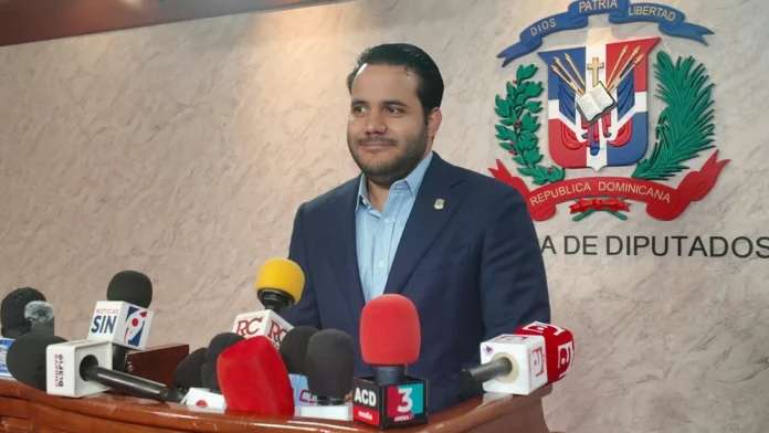 Rogelio Genao propone reforma a pensiones.