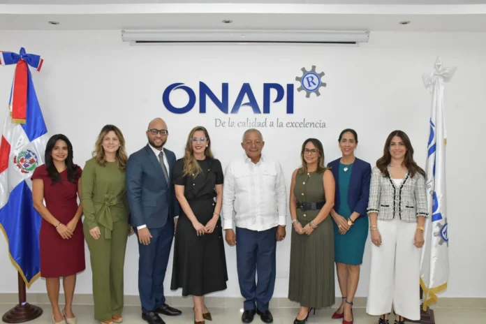 Onapi y Adopi fortalecen propiedad industrial.