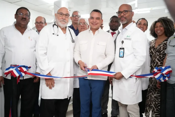 Inauguración de Unidad de Hemodinamia en hospital.