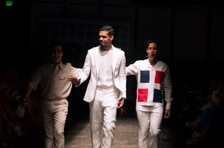 José Ortega presenta lujo caribeño en RD Fashion Week.